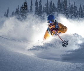开云官方app入口-绿茵场上的双重变奏，德甲争冠白热化与巴西加时鏖战的启示