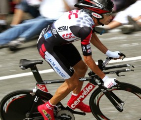 开云官方app入口-雄鹿对阵魔术，保罗在攻防两端的统治艺术