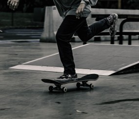 开云体育平台APP-教科书般的未来，文班亚马如何在对阵湖人的比赛中重新定义篮球