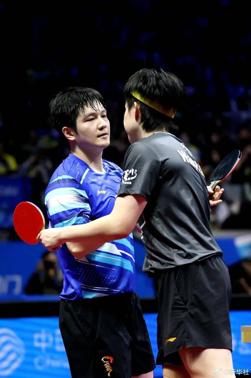 日本队碾压英格兰队，樊振东惊艳四座