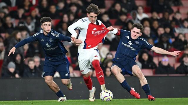 阿森纳前锋进球枯竭，队内竞争压力促提高