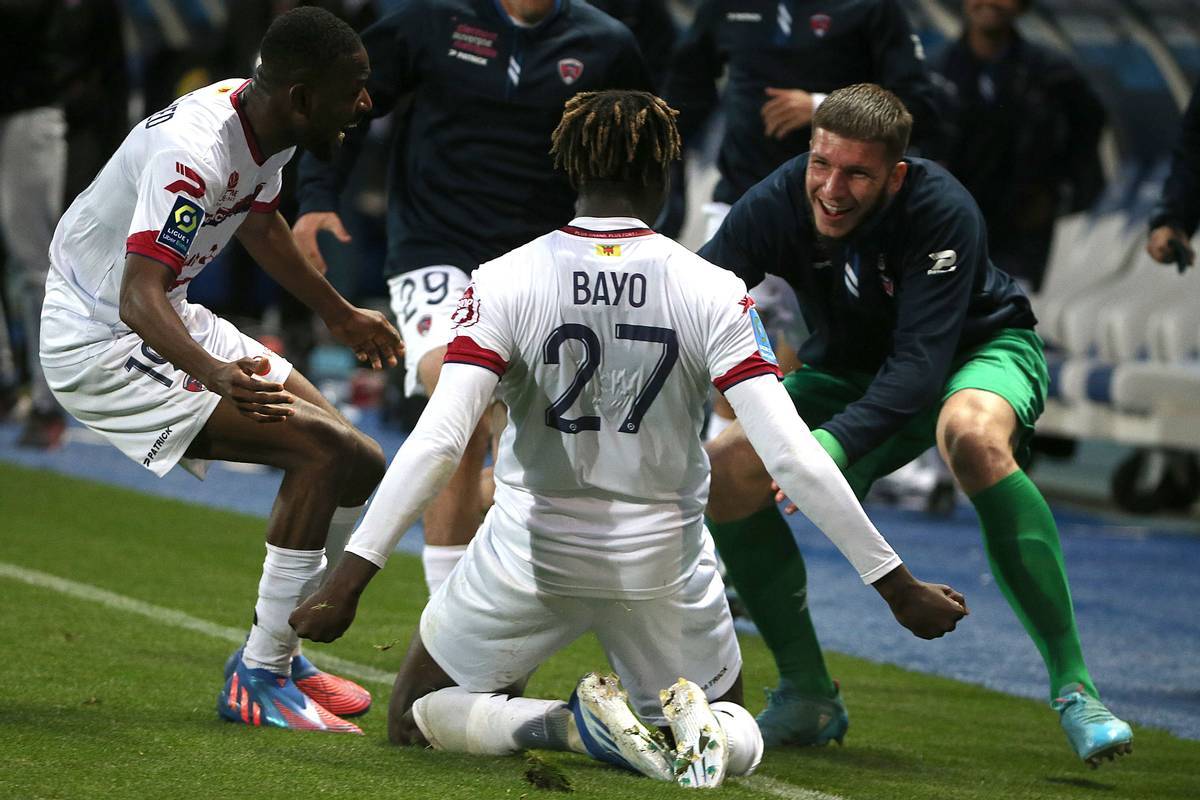 莱比锡红牛血洗巴黎，特尔施特根制霸全场