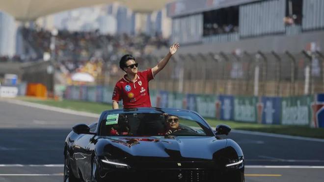 阿斯顿马丁绝杀法拉利，周冠宇点燃赛场