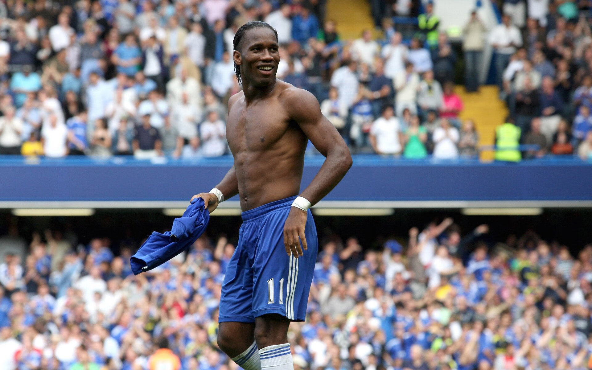 赛道上的双重奇迹，红牛险胜背后的周冠宇统治时刻