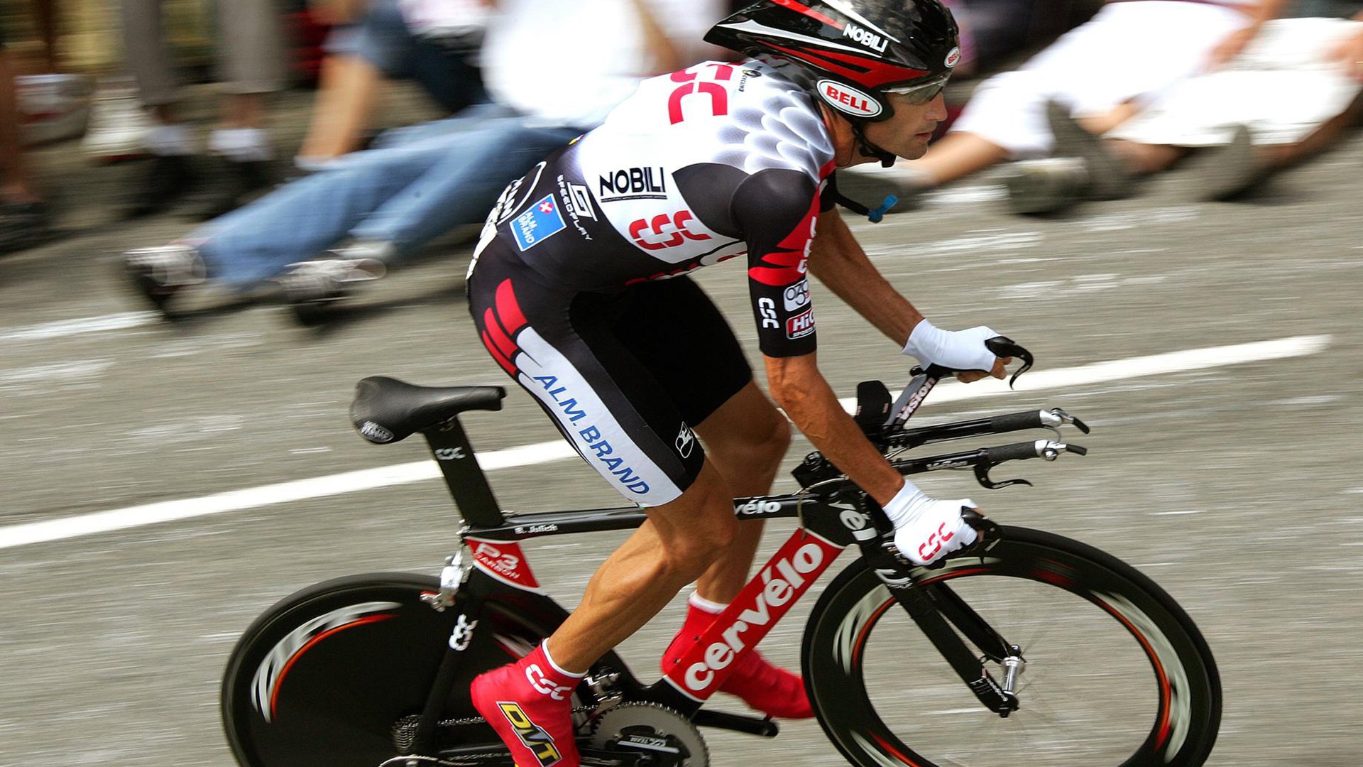 绿茵场上的双重变奏，德甲争冠白热化与巴西加时鏖战的启示